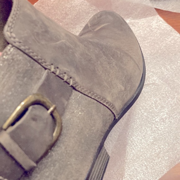 CLARKS COLLECTION. ANKLE BOOT. SIZE 7.5. Worn abt 3 times. Distressed  EUC - Picture 11 of 13